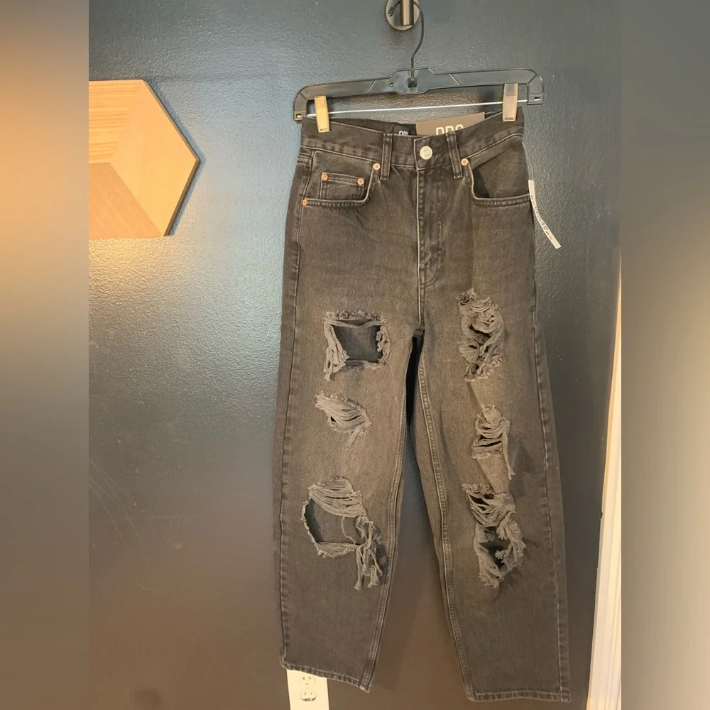 UO High Rise Relaxed Jeans - Picture 2 of 7